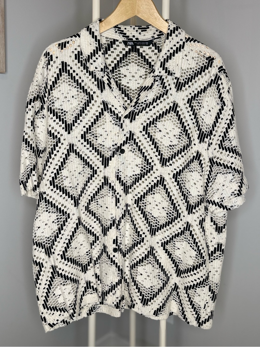 Zara Black and White Diamond-Print Short Sleeve Shirt